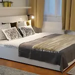 New! Mucha 3Bdr Flat In Heart Of The City Center