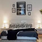 New! Mucha 3Bdr Flat In Heart Of The City Center