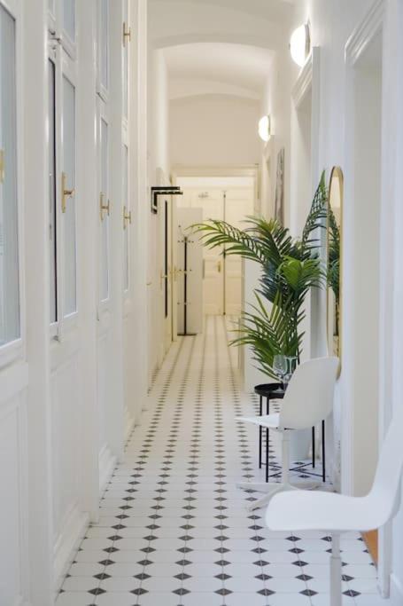 New! Mucha 3bdr Flat In Heart Of The Center Apartment *